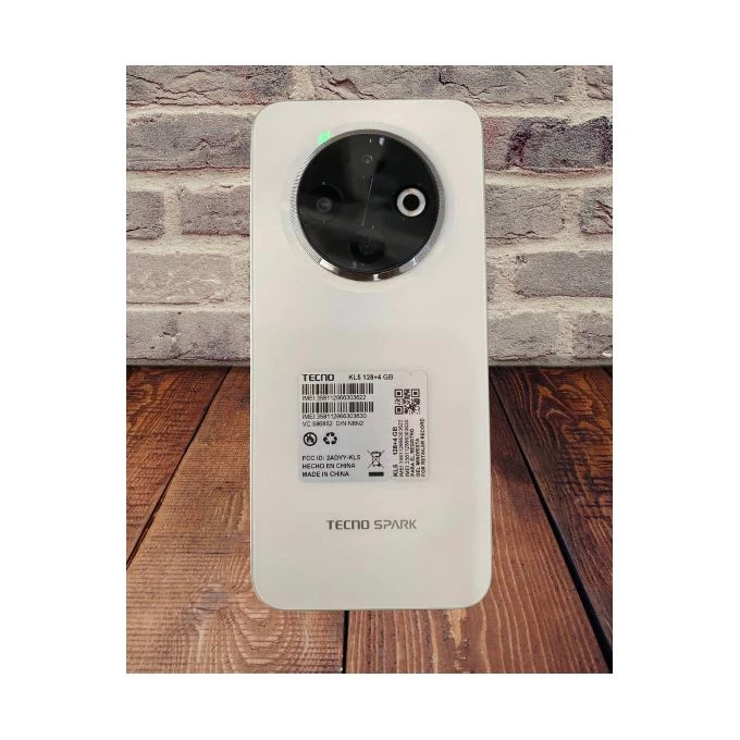 Tecno .TECNO SPARK 30C - 6,67" - 128GO ROM - (4+4)GO RAM - 2 SIM - 50 Mpx - 5000